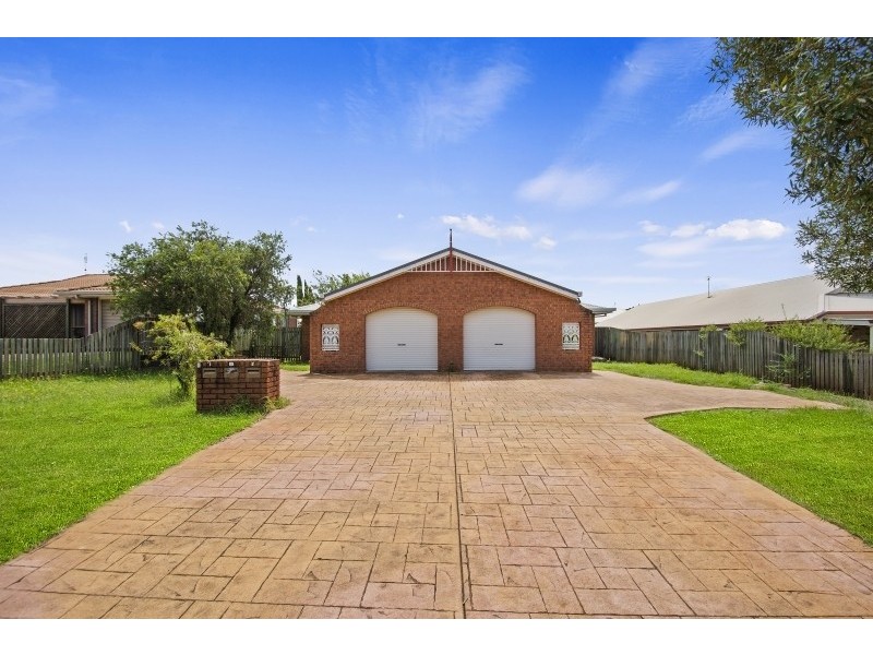 1/3 Gabrielle Street, Kearneys Spring QLD 4350