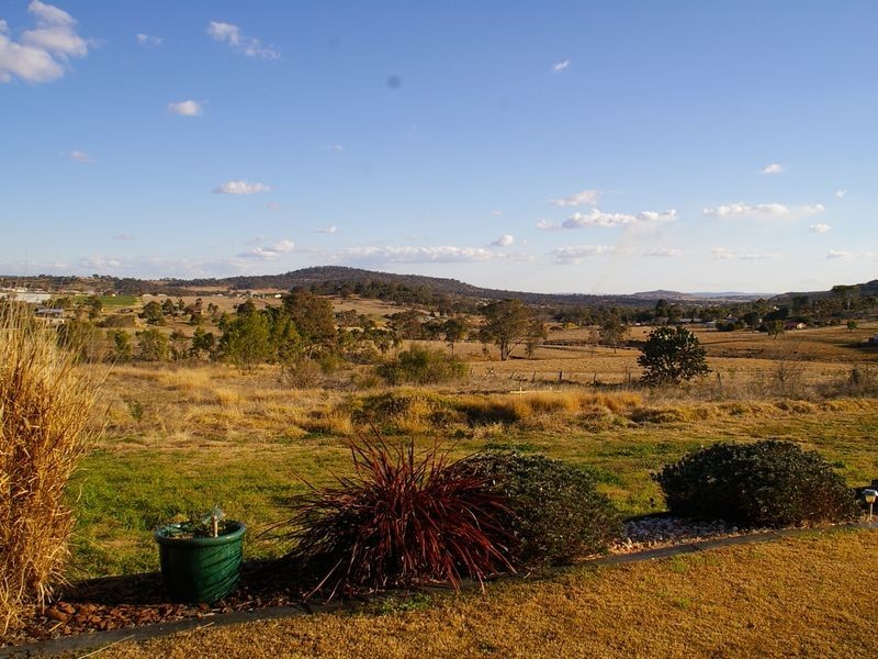 14 Cinnamon Drive, Glenvale QLD 4350