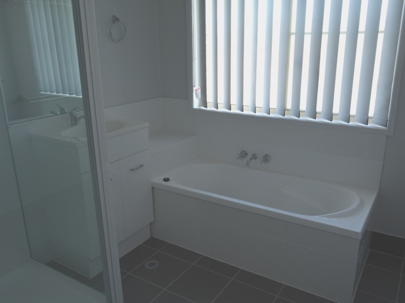 3/33 Helen Street, Newtown QLD 4350