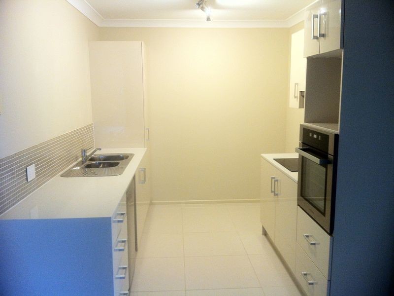 2/7 Amity Court, Glenvale QLD 4350