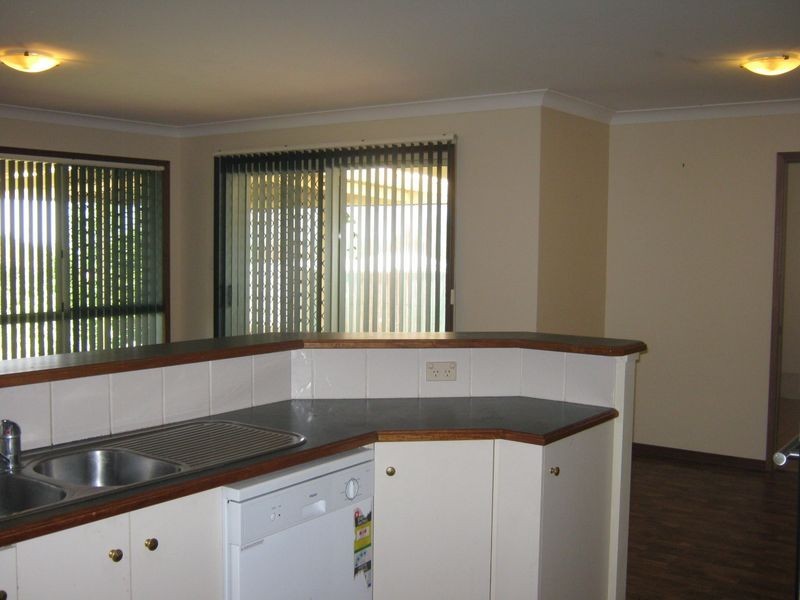 6 Saratoga Close, Wilsonton QLD 4350