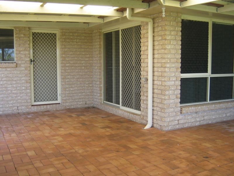 6 Saratoga Close, Wilsonton QLD 4350
