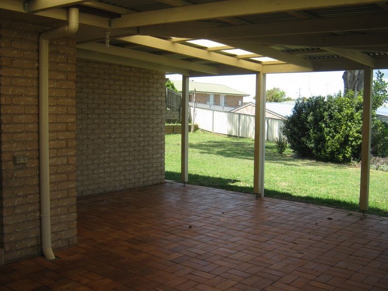 6 Saratoga Close, Wilsonton QLD 4350