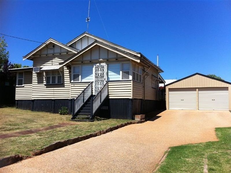 10 Healy Street, South Toowoomba QLD 4350