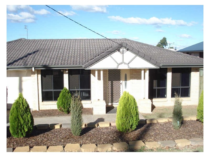376 West Street, Darling Heights QLD 4350
