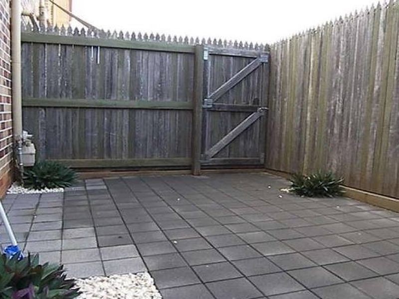 3/33 Helen Street, Newtown QLD 4305