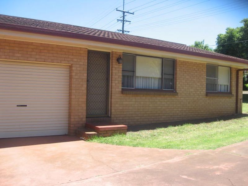 1/64 Hoey Street, Kearneys Spring QLD 4350