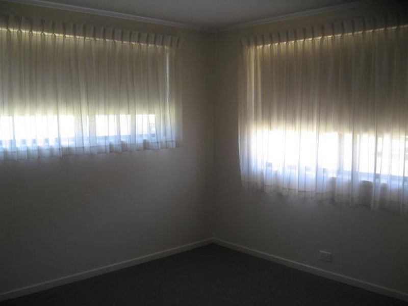 1/64 Hoey Street, Kearneys Spring QLD 4350