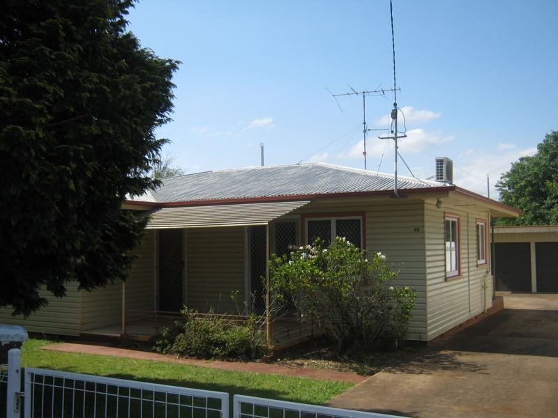 33 Weetwood Street, Newtown QLD 4350