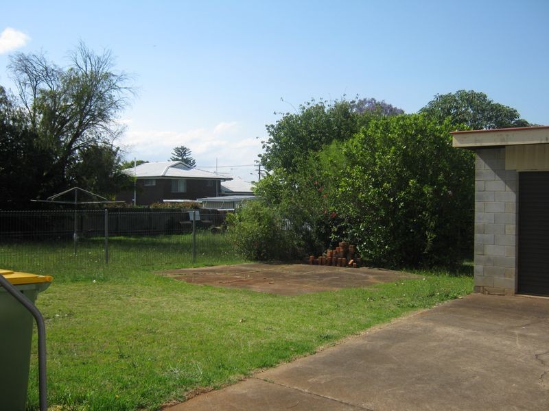 33 Weetwood Street, Newtown QLD 4350