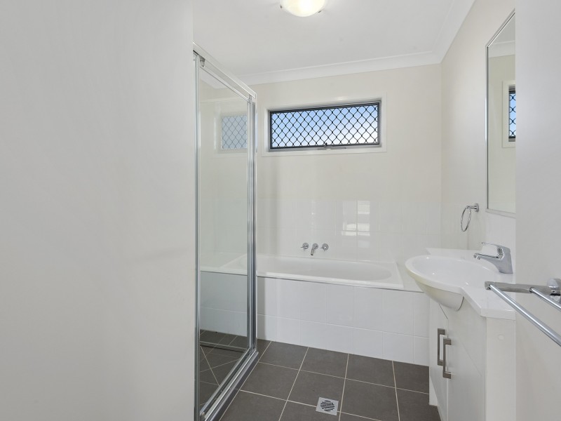 12A Dove Crescent, Kleinton QLD 4352