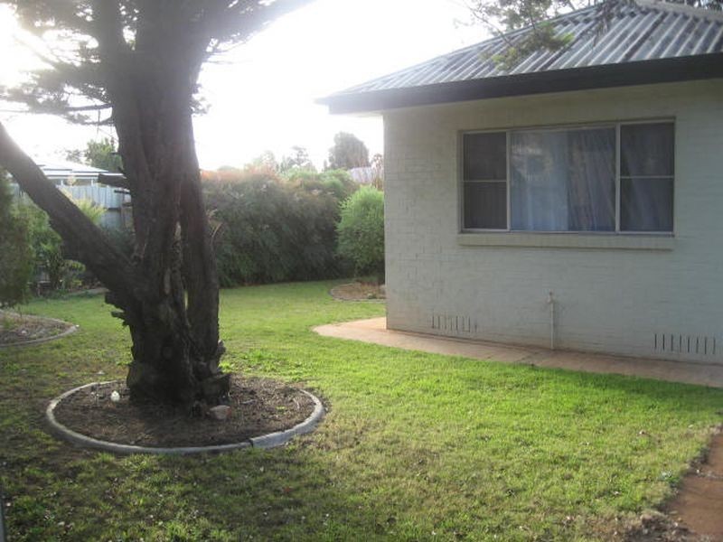 299 South Street, Harristown QLD 4350