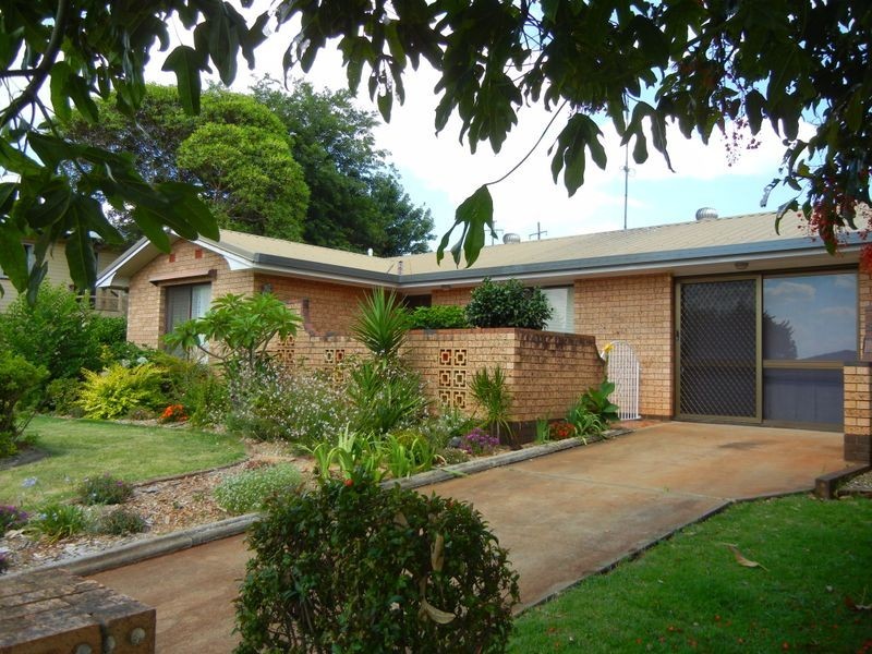 2a Wyndham Street, North Toowoomba QLD 4350