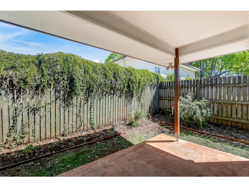 1&2/108A James Street, South Toowoomba QLD 4350