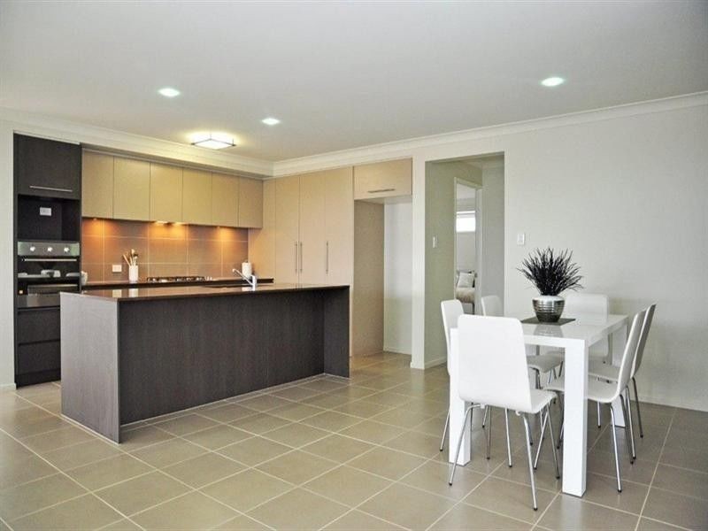 7 Blades Court, Middle Ridge QLD 4350