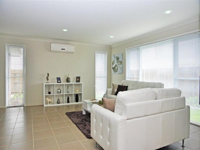 7 Blades Court, Middle Ridge QLD 4350