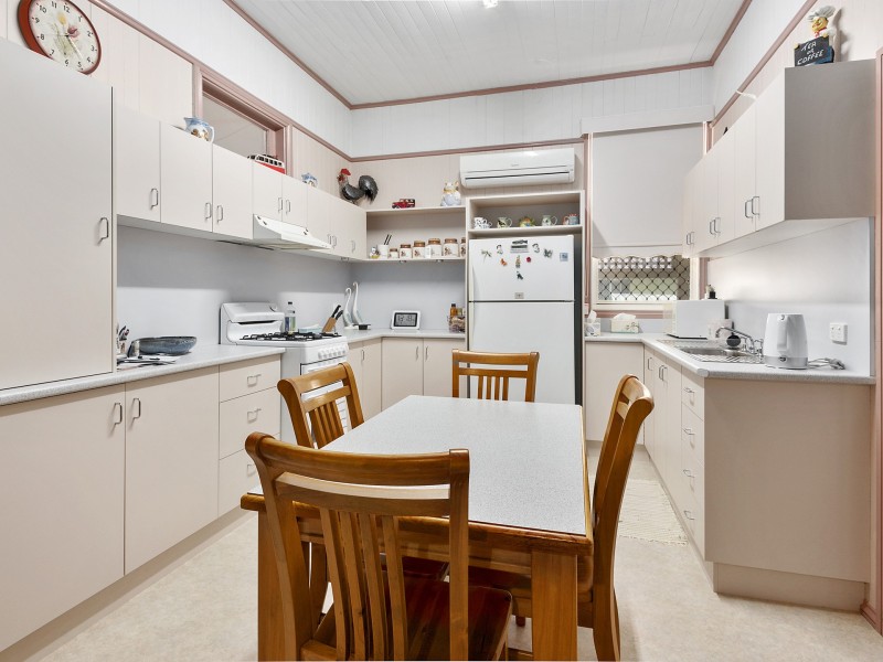 143 Holberton Street, Newtown QLD 4350