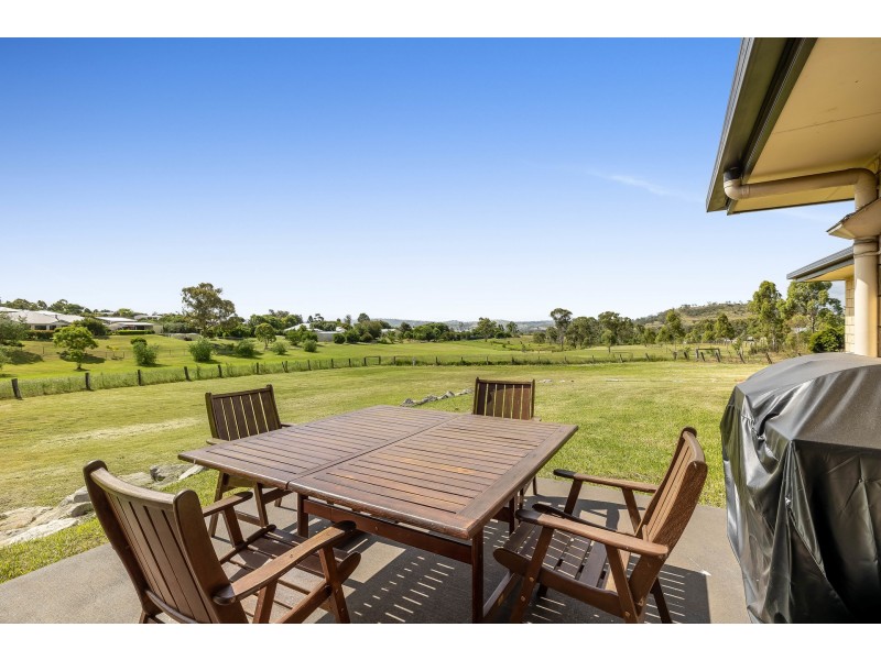 12 Roderick Drive, Cotswold Hills QLD 4350