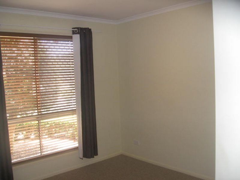 16 Pillar Street, Middle Ridge QLD 4350