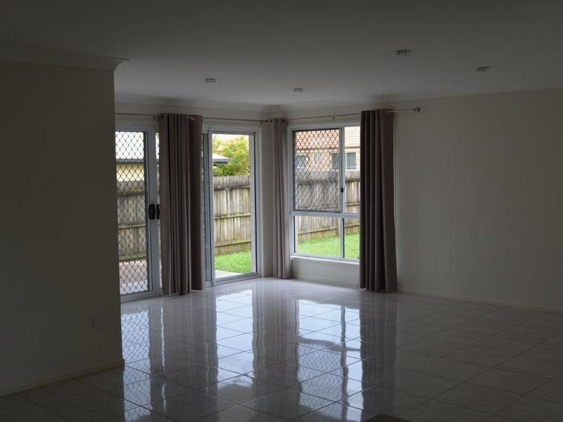 1/2 Meagan Close, Kearneys Spring QLD 4350