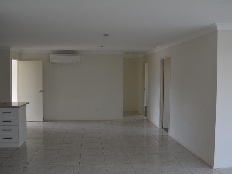 1/2 Meagan Close, Kearneys Spring QLD 4350