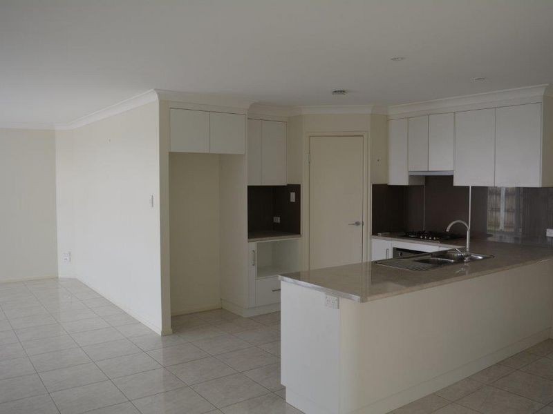 1/2 Meagan Close, Kearneys Spring QLD 4350
