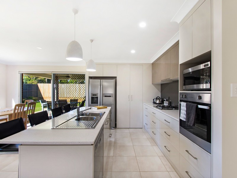 30 Entabeni Drive, Kearneys Spring QLD 4350