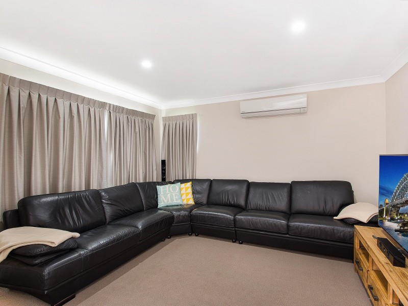 30 Entabeni Drive, Kearneys Spring QLD 4350