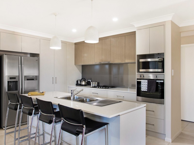 30 Entabeni Drive, Kearneys Spring QLD 4350