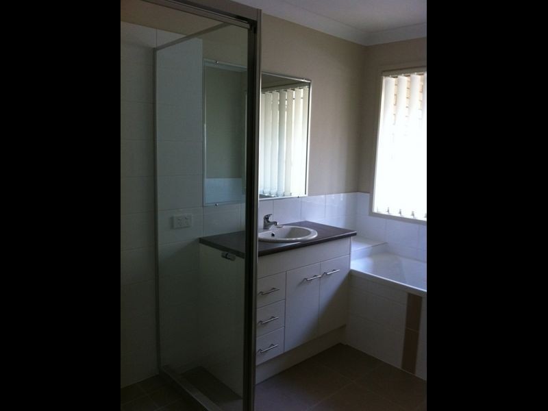 12 Cooranga Street, Glenvale QLD 4350