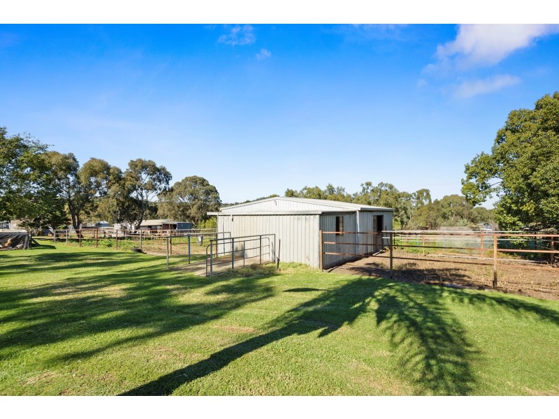 318 Hursley Road, Glenvale QLD 4350