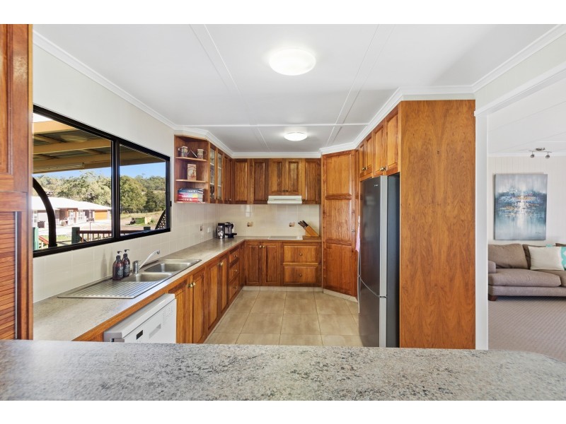 318 Hursley Road, Glenvale QLD 4350