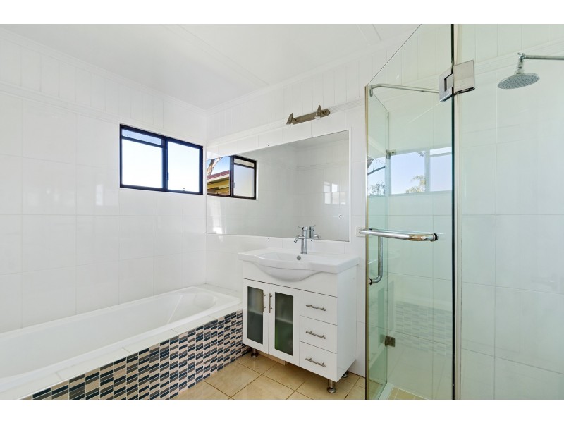 318 Hursley Road, Glenvale QLD 4350