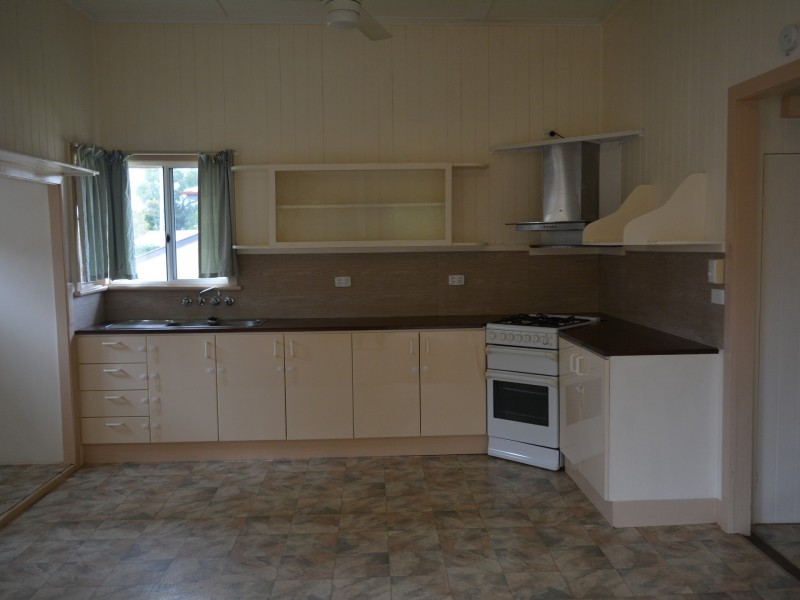 15 Kenilworth Street, North Toowoomba QLD 4350