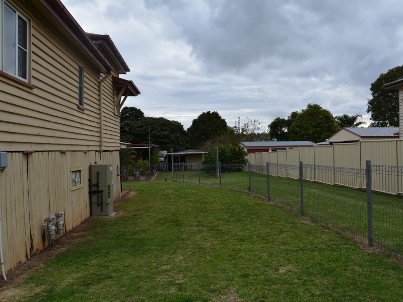 15 Kenilworth Street, North Toowoomba QLD 4350