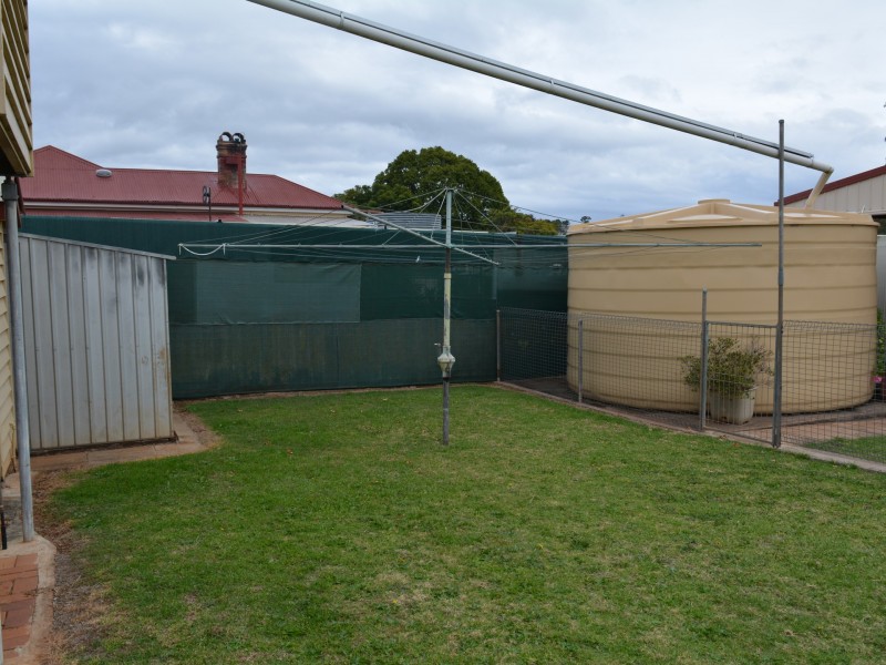 15 Kenilworth Street, North Toowoomba QLD 4350