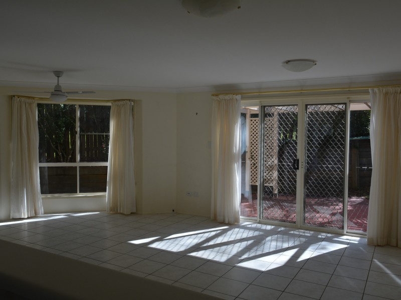 18/279 Mackenzie Street, Middle Ridge QLD 4350