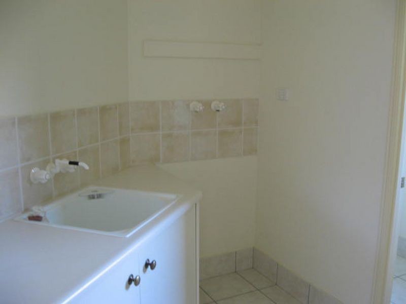 18/279 Mackenzie Street, Middle Ridge QLD 4350