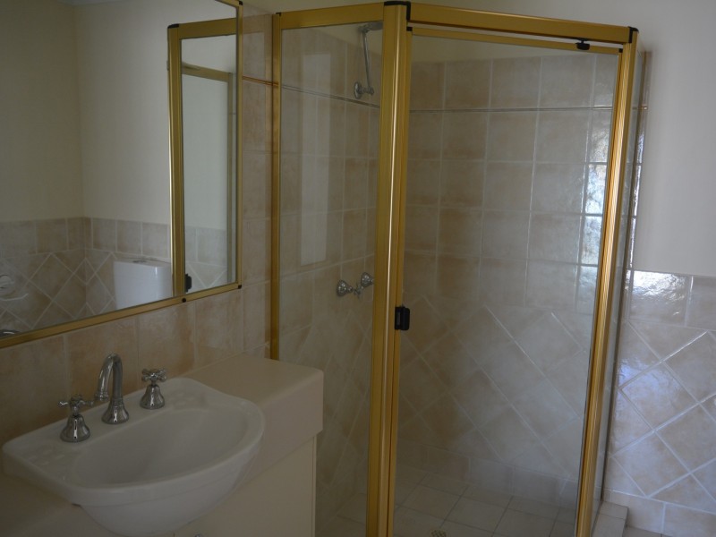 18/279 Mackenzie Street, Middle Ridge QLD 4350