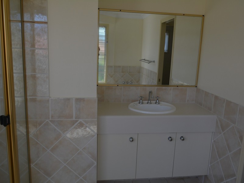 18/279 Mackenzie Street, Middle Ridge QLD 4350