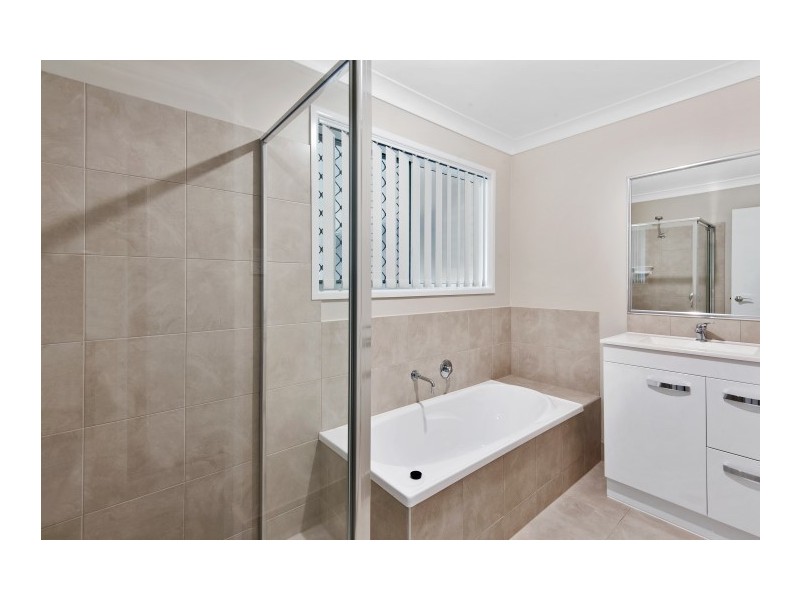 7 Serengetti Street, Harristown QLD 4350