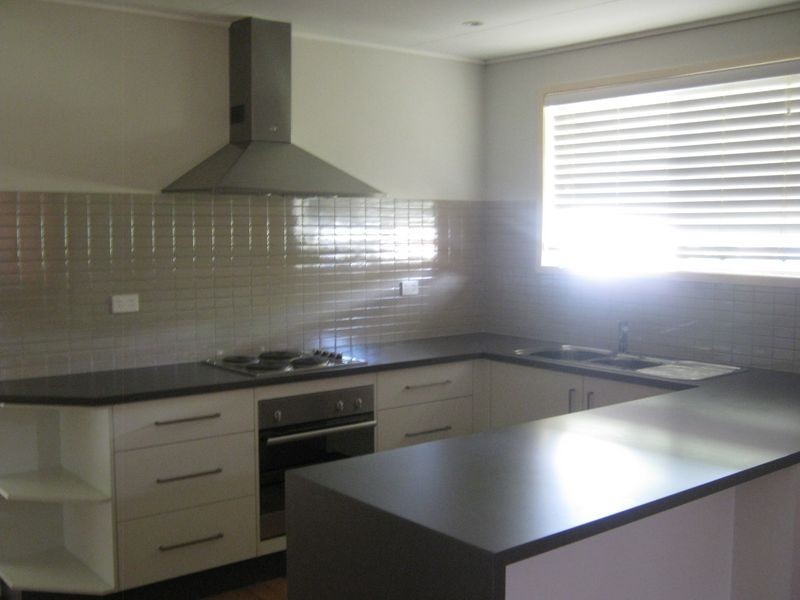 10 Farr Street, Kearneys Spring QLD 4350