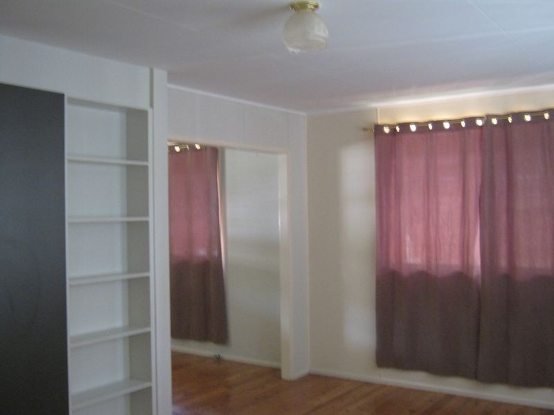 10 Farr Street, Kearneys Spring QLD 4350