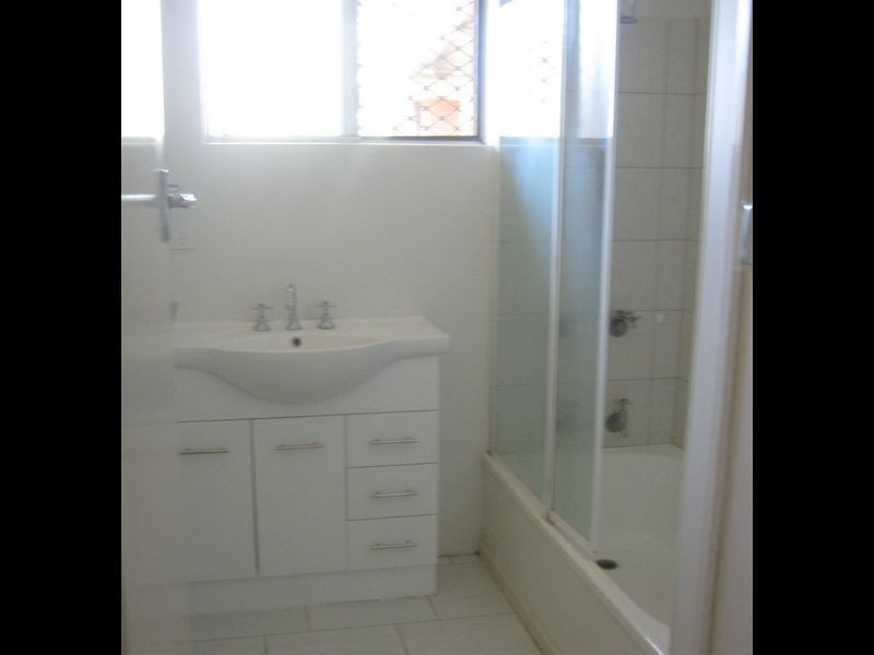 278 West, Kearneys Spring QLD 4350