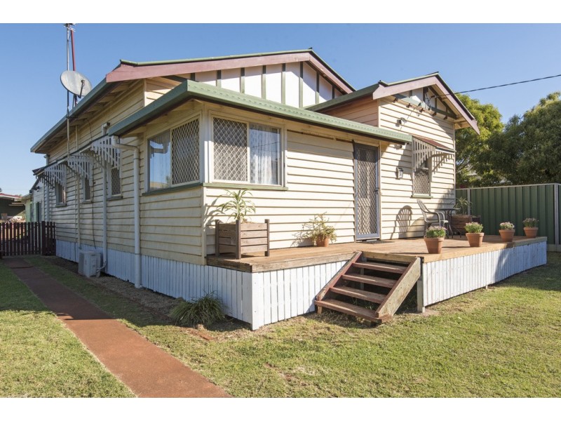 34 Warwick Street, Harristown QLD 4350