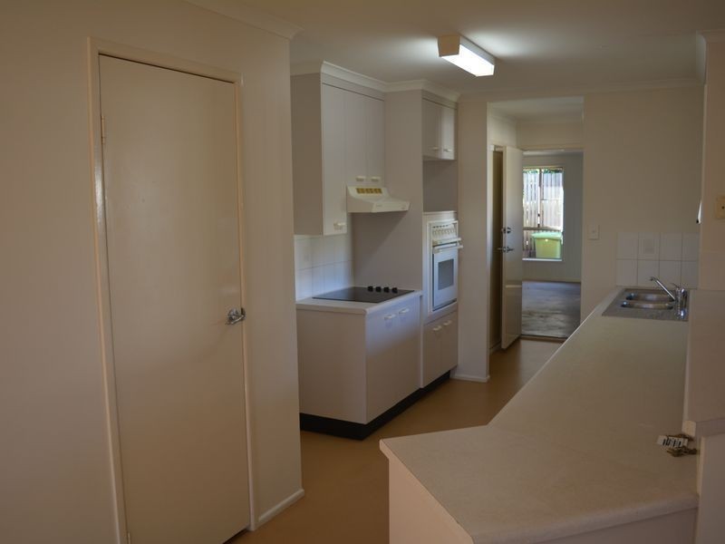 8 Black Court, Rockville QLD 4350