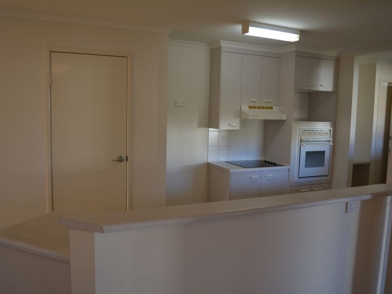 8 Black Court, Rockville QLD 4350