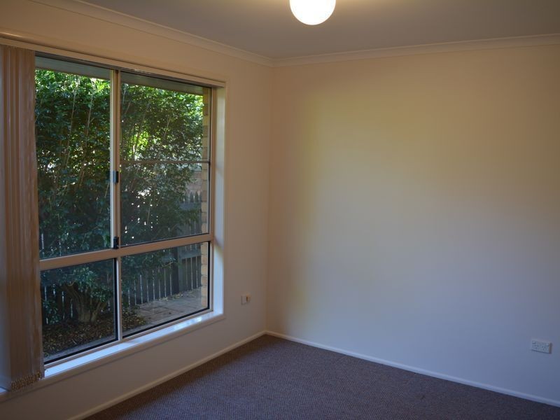 8 Black Court, Rockville QLD 4350