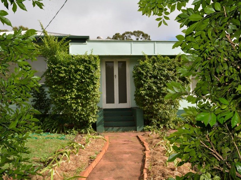 417 Tor Street, Newtown QLD 4350