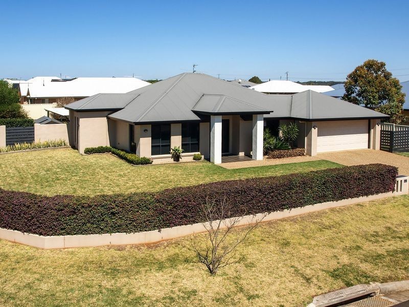 1 Garvan Court, Highfields QLD 4352